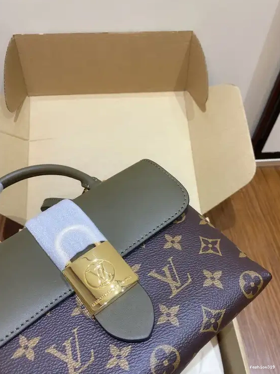 BB VUITTON LOCKY LOUIS 0505